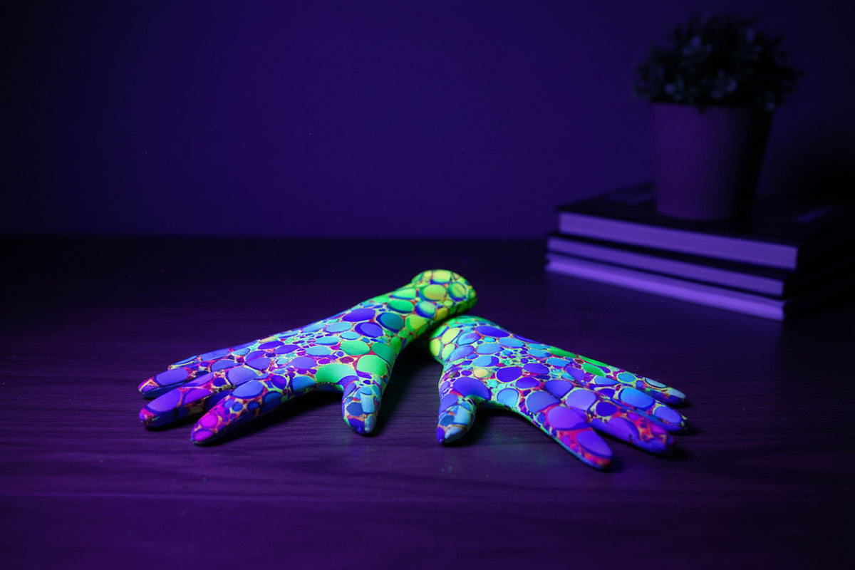 Fleece gloves by Contrado